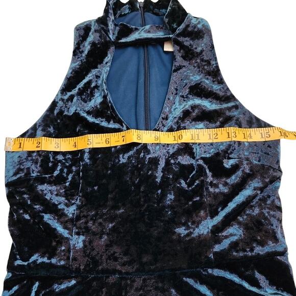 London Times Blue "Crushed Velvet" Choker Neckline With Deep V Dress Size 2 - Picture 7 of 11